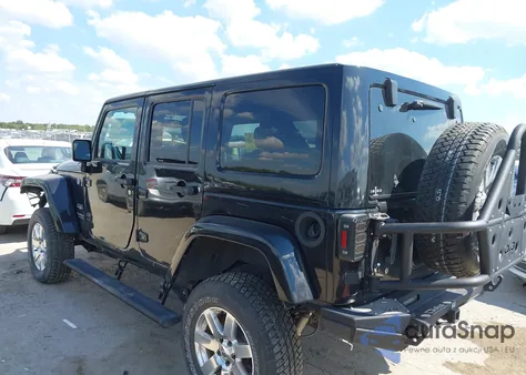 2017 Jeep Wrangler Unlimited Sahara z USA, uszkodzony, nr VIN 1C4BJWEG2HL736673